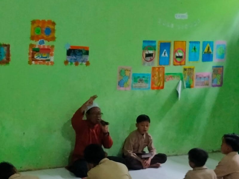 Kegiatan Rutin Sholat Dhuha Berjamaah SDN 3 CAMPOAN